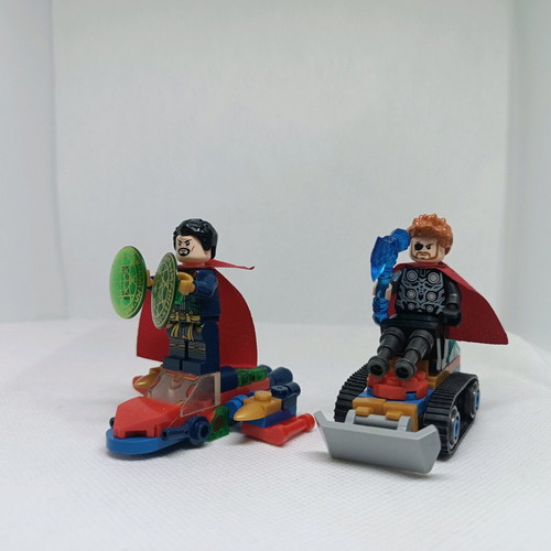 Lego set 2 Avengers figures Dr Strange and Thor with vehicles like new