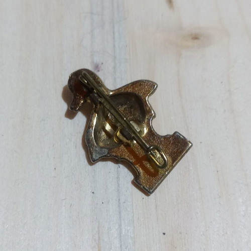 Duck pin bronze used, brand Brigee