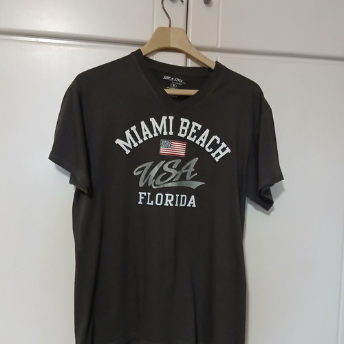 Surf & Style cotton T-shirt medium size like new, gray multicolor