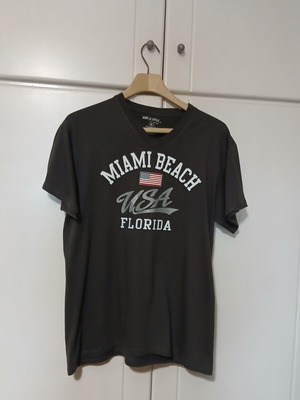 Surf & Style cotton T-shirt medium size like new, gray multicolor