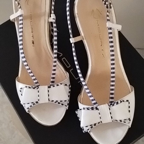 Mourtzi platform sandals size 38 like new, white