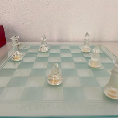 Johnnie Walker Vintage Chess Set 2002 like new