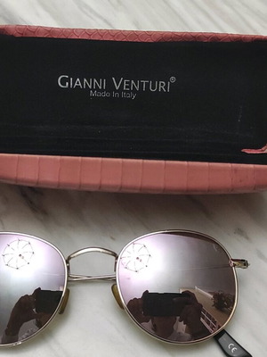 Gianni Venturi sunglasses like new, round silver frame