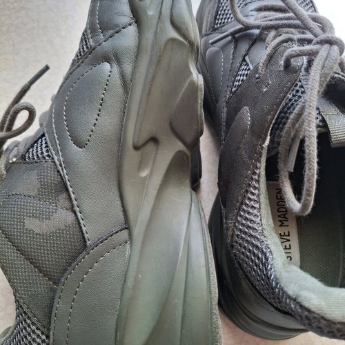 Steve Madden women's khaki sneakers used, size 39