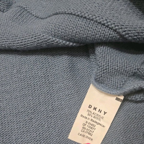 DKNY men's sweater size L like new