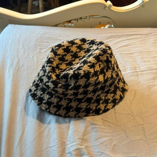 Tweed hat H&M new, size M 56, black and beige