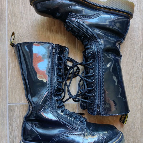 Dr. Martens leather patent boots used with 2 zippers size 37