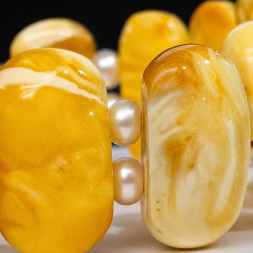 Amber bracelet with pearls, natural Baltic amber