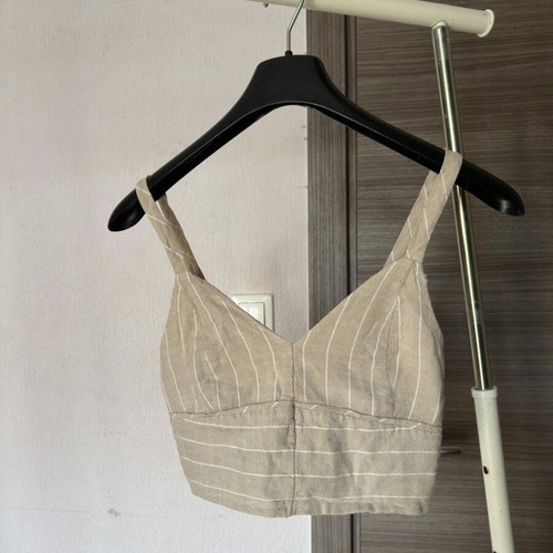 Stradivarius beige and white striped crop top size S like new