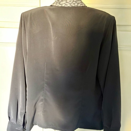 Women's black shirt like new, size M