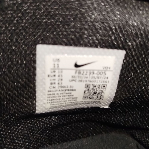 Nike Lebron Witness 8 basketball shoes, black and red, size 45