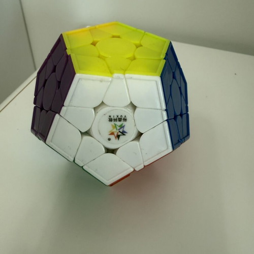 Yuxin Megaminx Speed Cube like new, 12-sided puzzle
