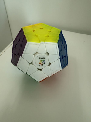 Yuxin Megaminx Speed Cube like new, 12-sided puzzle