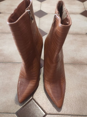 Croco ankle boots used, high heel, brown size 36