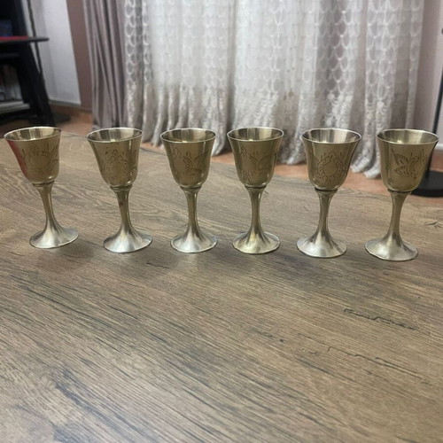 Metallic liqueur glasses like new, set of 6