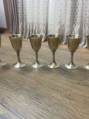 Metallic liqueur glasses like new, set of 6