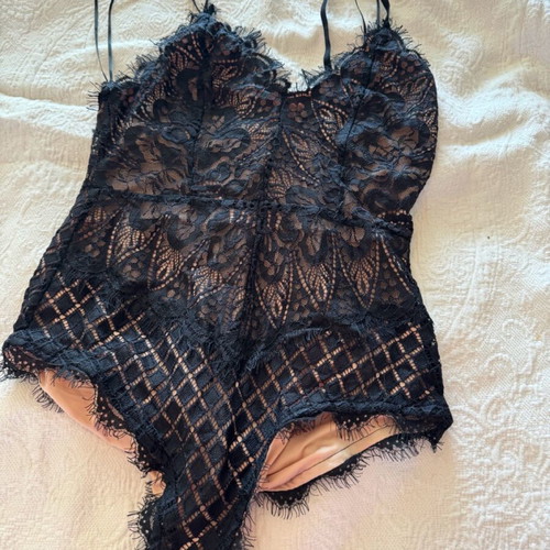 Bodysuit new black lace with zipper