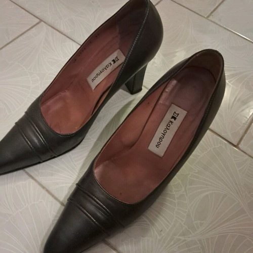 Kalogiropoulos leather pumps size 38 like new, 9cm heel