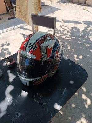 MDS motorcycle helmet used, medium size, front visor broken