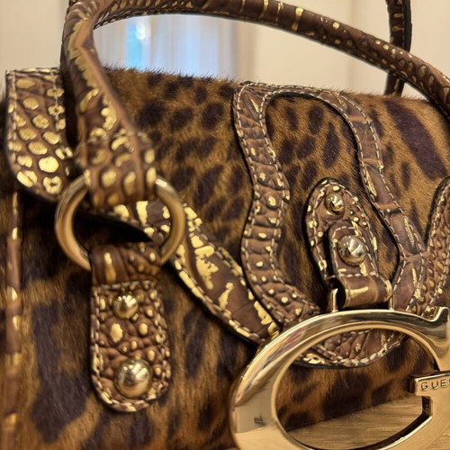 Guess vintage handbag like new, pink and gold