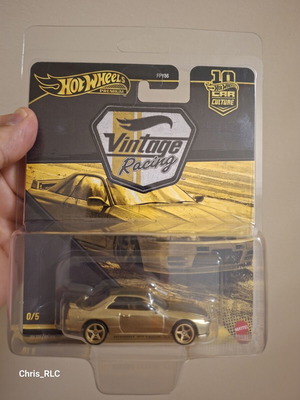 Hot Wheels Premium Vintage Racing Gold Chase Nissan Skyline GTR BNR32