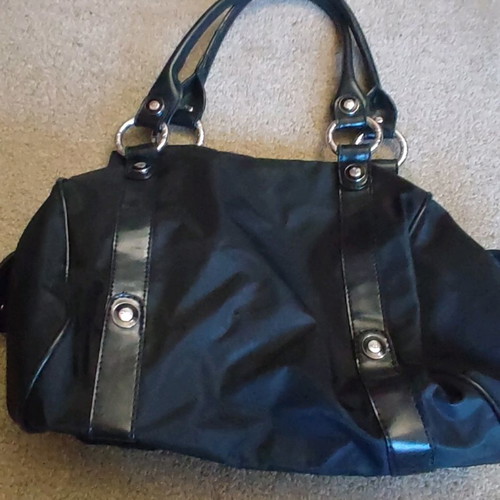 Emporio Armani shoulder bag black like new with zipper