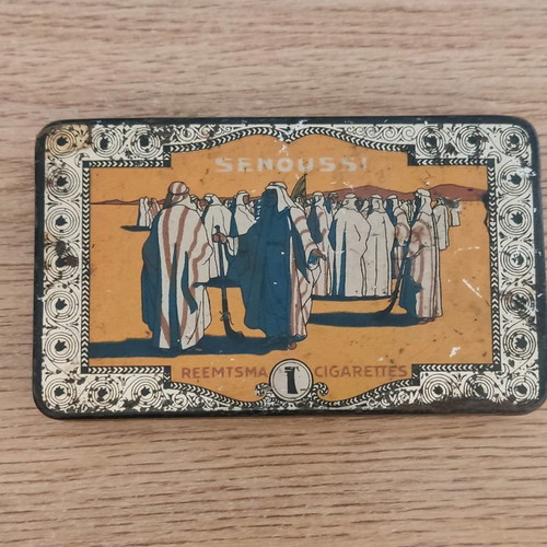 Senoussi cigarette case collectible circa 1920, German company