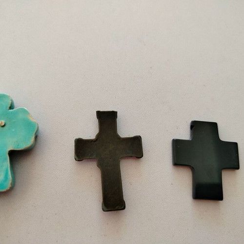 Cross pendants used, pack of 10, various materials and sizes
