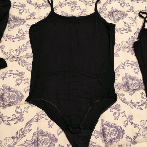 Black cotton bodysuits size M like new, pack of 5 pieces