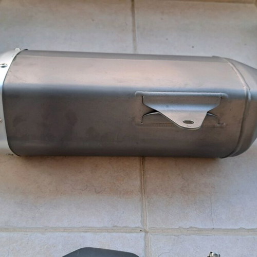 Suzuki GSX-R1000 OEM Exhaust (2017–2020) Unused with Extras