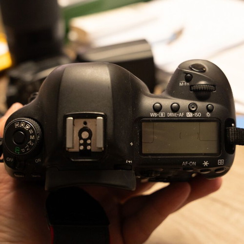Canon 5D Mark IV camera like new