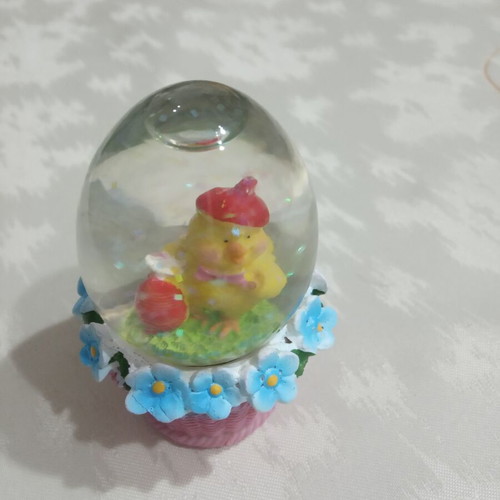 Glass Easter decoration like new