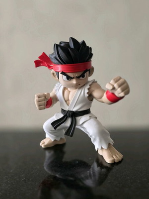 Ruy Street Fighter figure like new, 18 cm