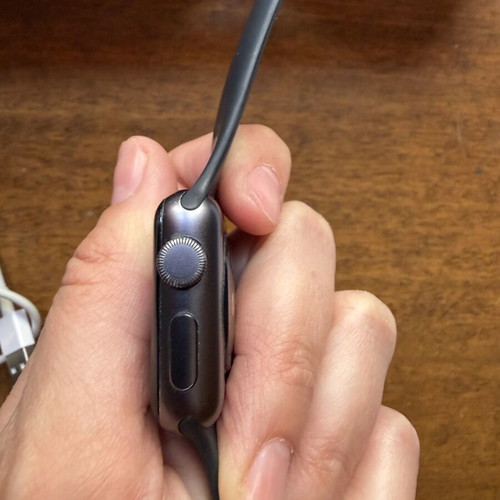 Apple Watch Series 3 μεταχειρισμένο με αυθεντικό κουτί και καινούργιο λουράκι