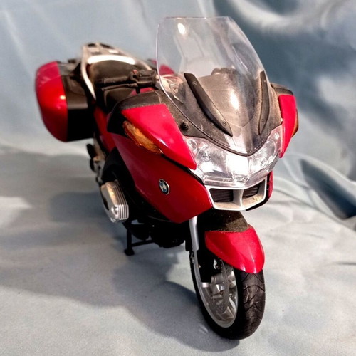 AUTOart BMW R 1200 RT 1:10 Diecast Collectible Motorcycle Like New