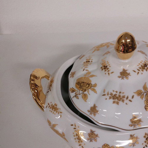 Soup tureen used hand-painted porcelain with 24-carat gold 25×22 cm