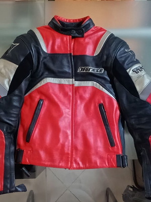 Dainese leather jackets and pants set, signed by Colin Edwards