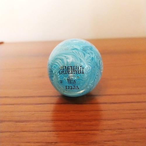 Murano glass paperweight egg Filigrana Italy like new