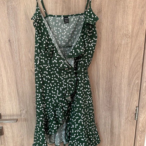 Shein green dress like new, tied, size small