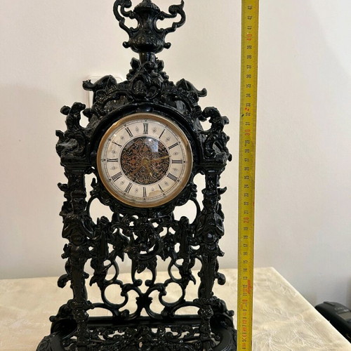 Vintage mechanical clock used, runs 10 hours nonstop