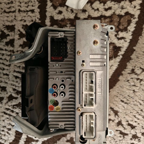 Toyota Yaris 2000-2002 factory radio used with new Osio source