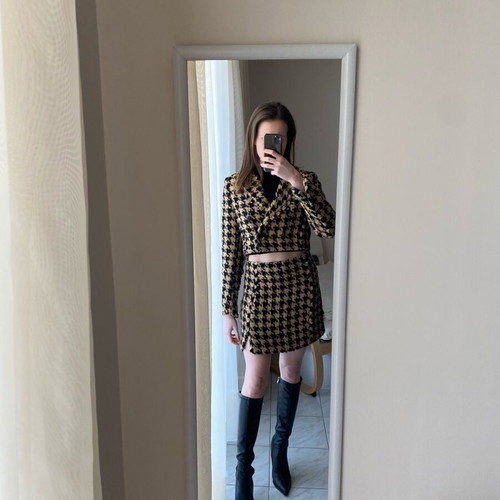Zara set with cropped blazer and mini skirt like new, black and yellow