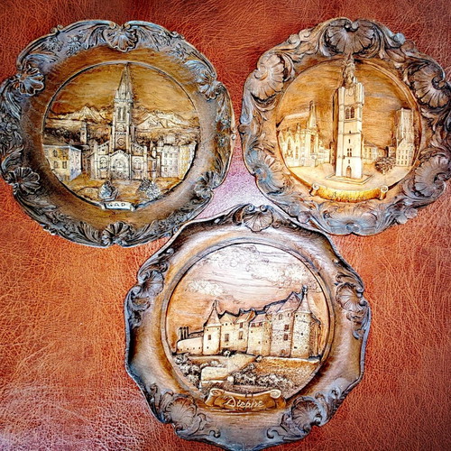 3 x Collector's wall plates - Vintage wood carving.
