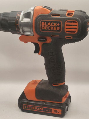 Black & Decker battery drill with battery