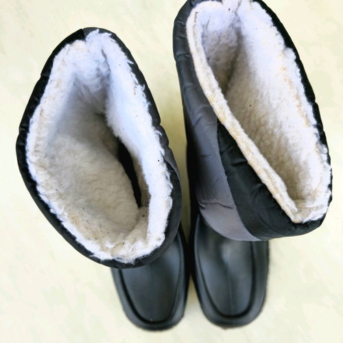 Unisex boots for cold and snow with fur like new, size 37