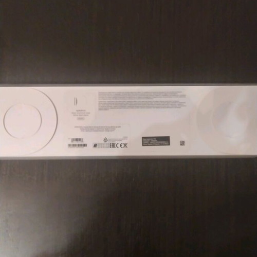 Apple Watch Series 8 aluminum with white sport band new