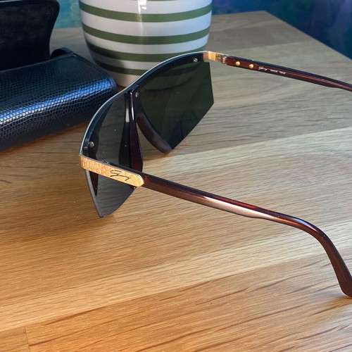 Genny vintage mask-type sunglasses new with green lenses and case
