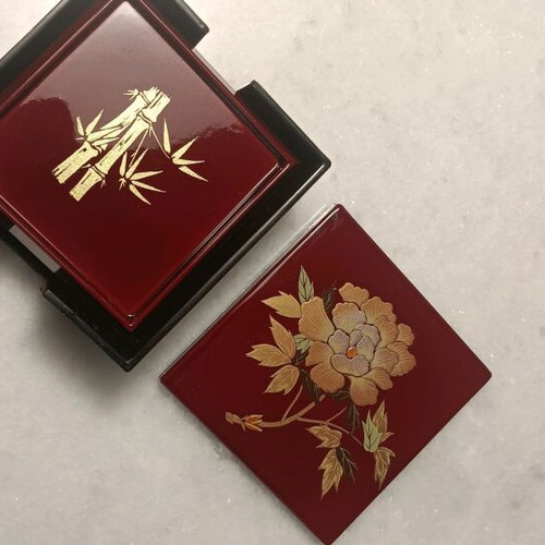 Japanese box with coasters like new, set of 6, red and gold