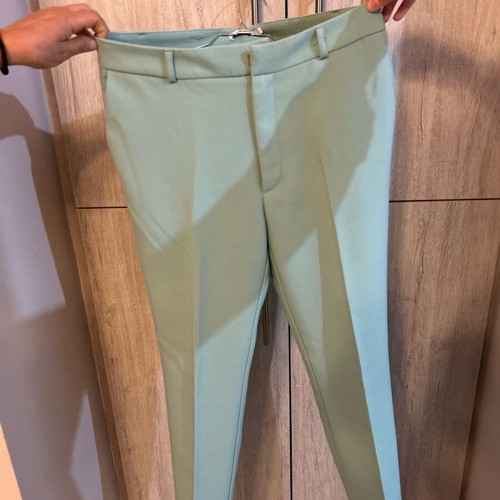 Stradivarius pistachio pants like new, size M 38 10