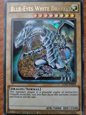 Blue-Eyes White Dragon LC01 Ultra Rare Limited edition Near Mint